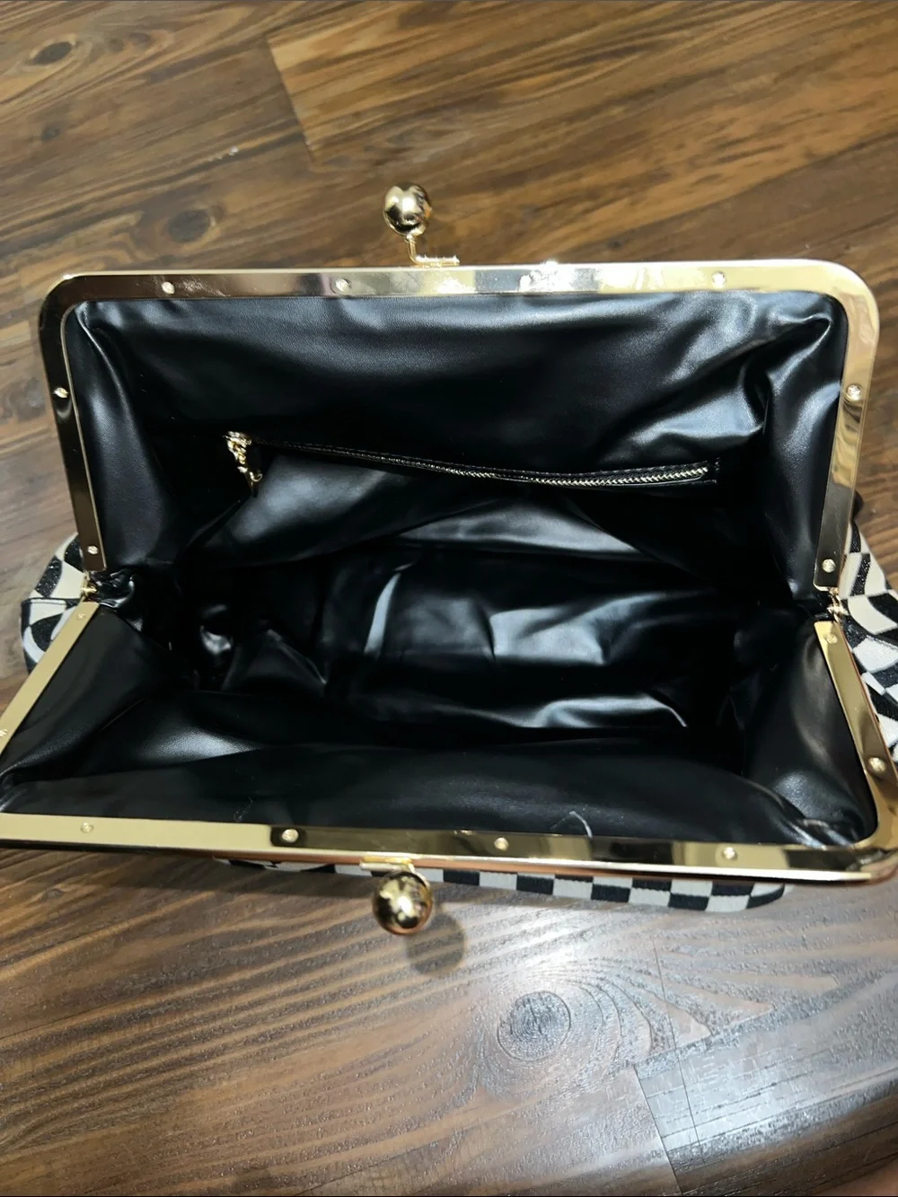 Kisslock Checkered Frame Shoulder Bag